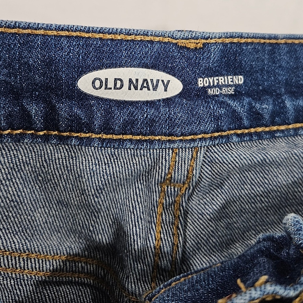 Old‎ Navy Womens Mid Rise Boyfriend Distressed Denim Shorts Blue Size 4 Cuffed - Picture 3 of 7